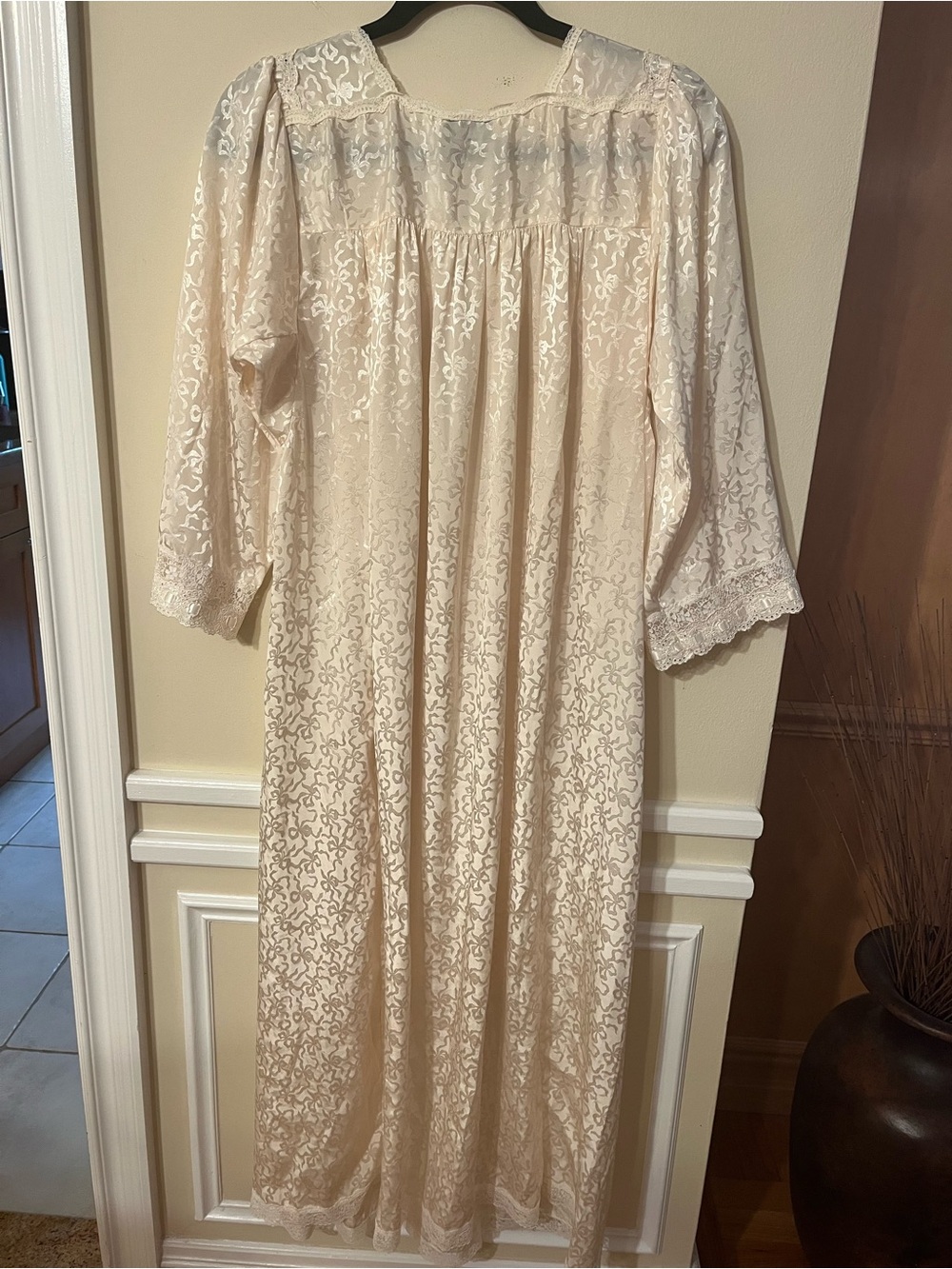 Vintage 70’s Christian Dior Le Connaisseur Women’s Ivory Satin Lace Nightgown M - Picture 10 of 12